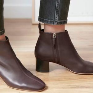 Everlane Burgundy Day Boot Size 7 - Perfect for Fall and City Walking